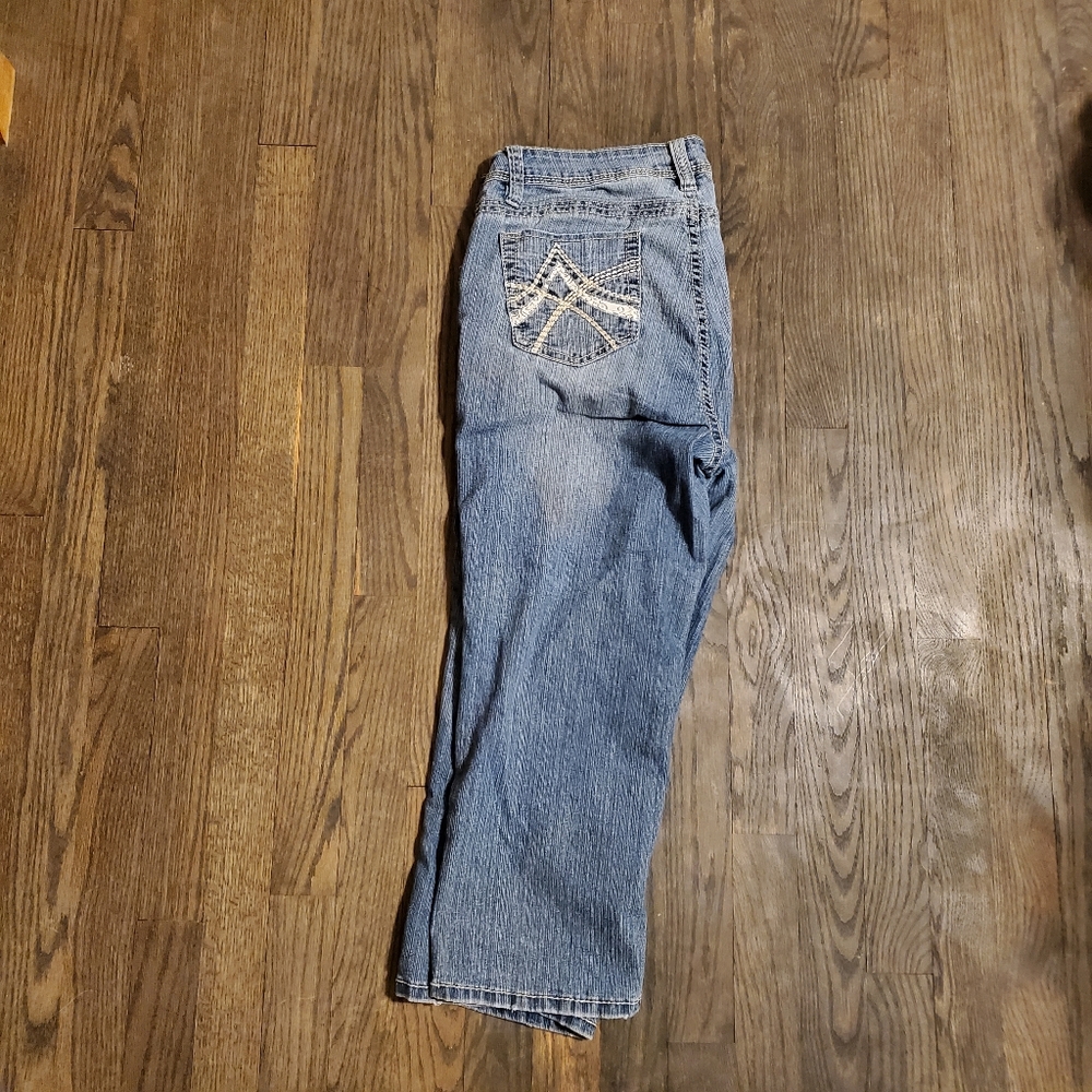 Royalty capris